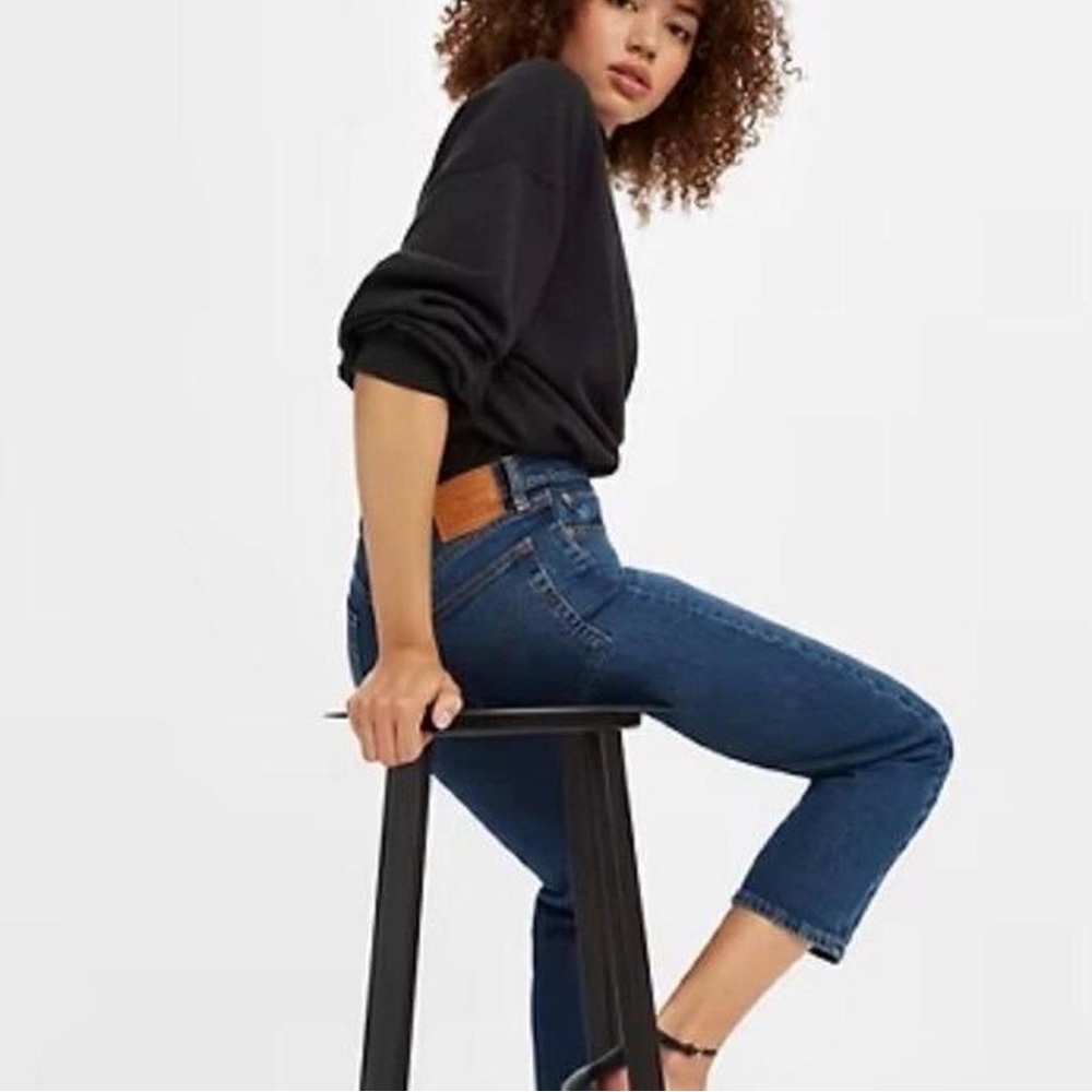Levi’s Wedgie Straight Jeans Dark Wash Size 26